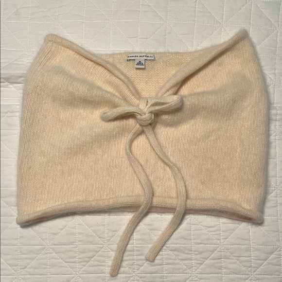 Banana Republic Sweaters - Banana Republic Soft Cream Knit Wrap